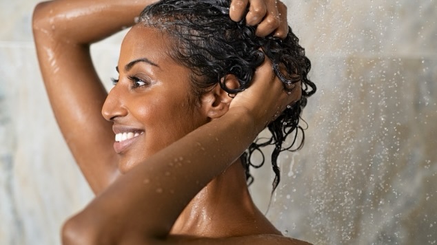 Warm vs. Cold Water: Your Guide To Choosing The Right Water Temperature or Your Natural Hair Care Routine