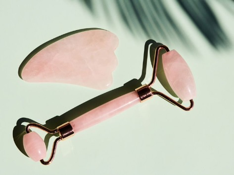 Gua Sha For Scalp And Hair: A Step-by-Step Guide To Boost Growth And Relaxation
