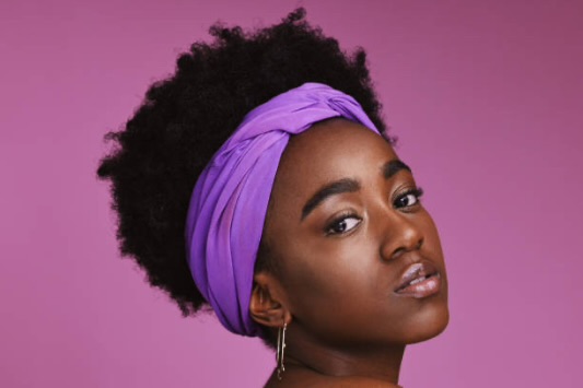 Rubber Bands Vs. Hair Ties: Which One Is Healthier For Your Hair?