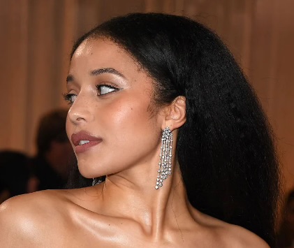 Proof That Texture Belongs On The Red Carpet: Chase Infiniti’s Golden Globes Hairstyle Moment