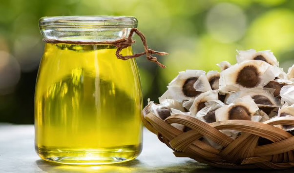 Why Moringa Oil Is A Quiet Powerhouse For Natural Hair Growth, And How To Use It