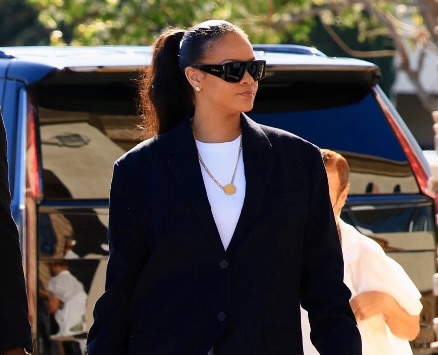 Sleek, Chic, and Rihanna-Approved: How To Nail The Ultimate Ponytail Look