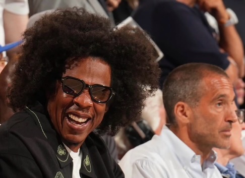 Inside Jay-Z’s Courtside Curl Routine: How He Kept His Hair Healthy After Combing Out His Locs